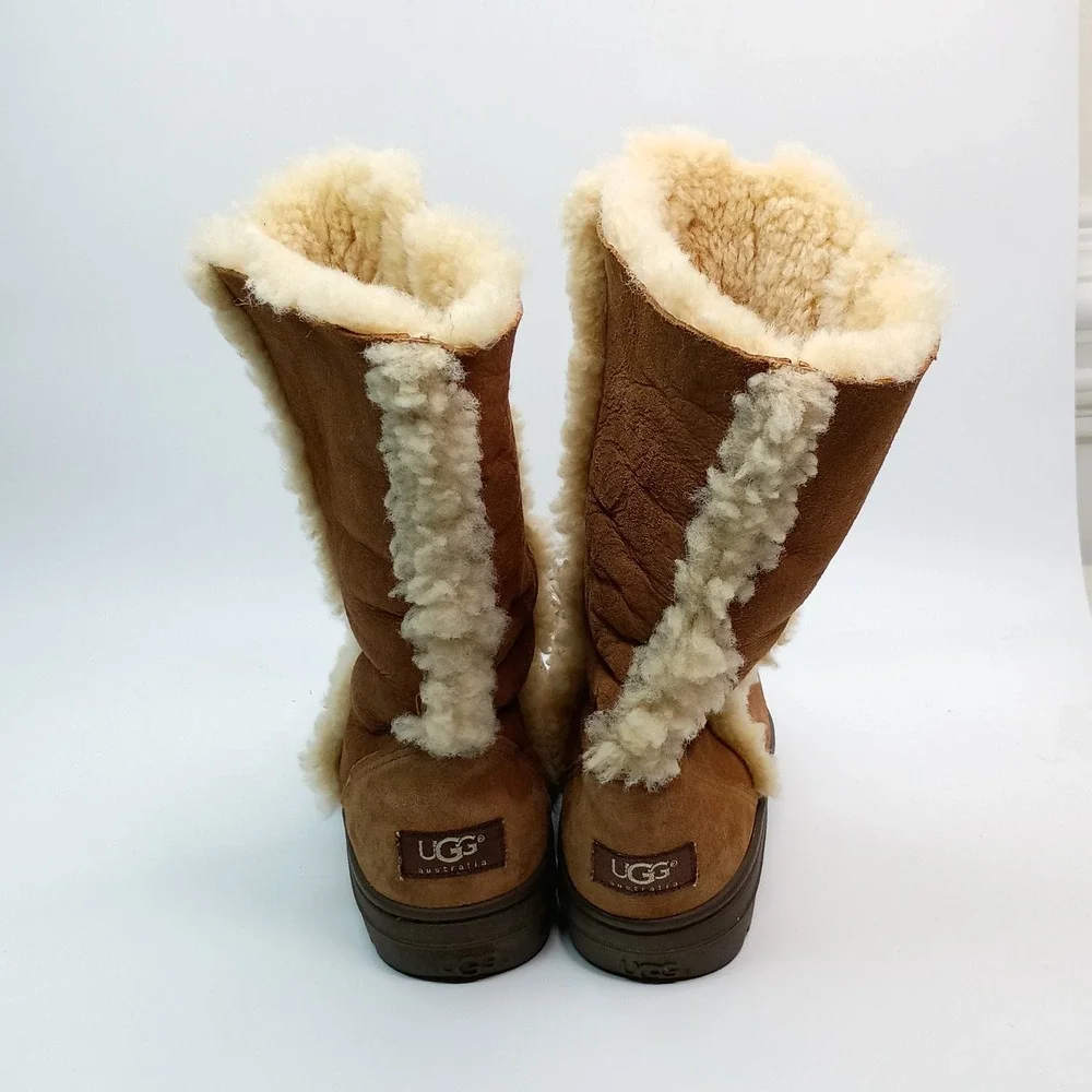 UGG Nightfall Boots Women Size 7 Chestnut Sheepskin Shearling 5359